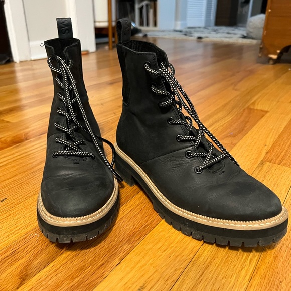 Frankie Black Water Resistant Lace-Up Boot size 8 - Picture 4 of 4